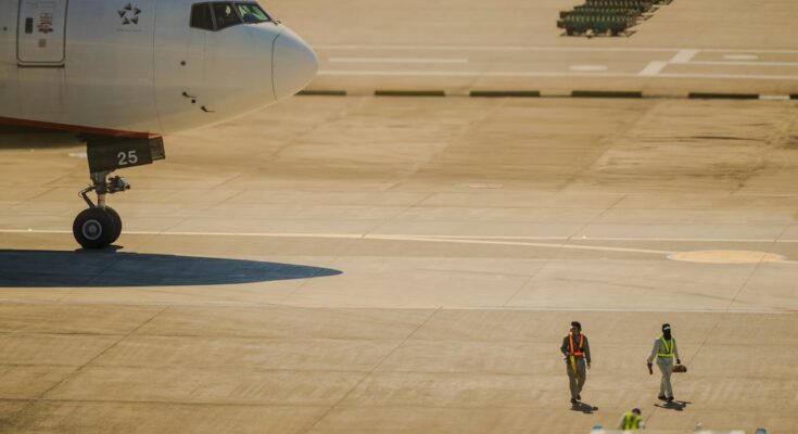 Highest Paying Airport Jobs Italy: Salaries for Ground Staff and Cabin Crew 2026